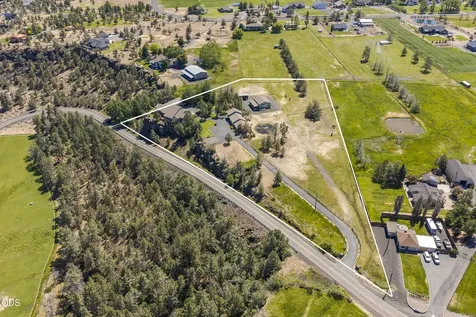 6900 NE 1st Street Redmond OR 97756