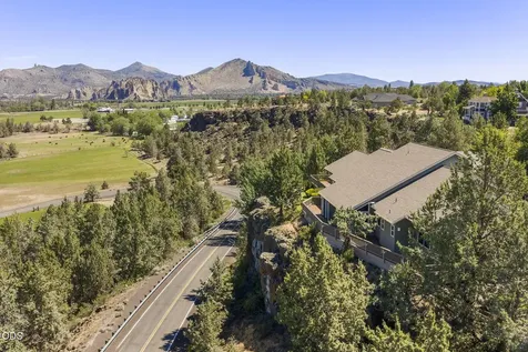 6900 NE 1st Street Redmond OR 97756