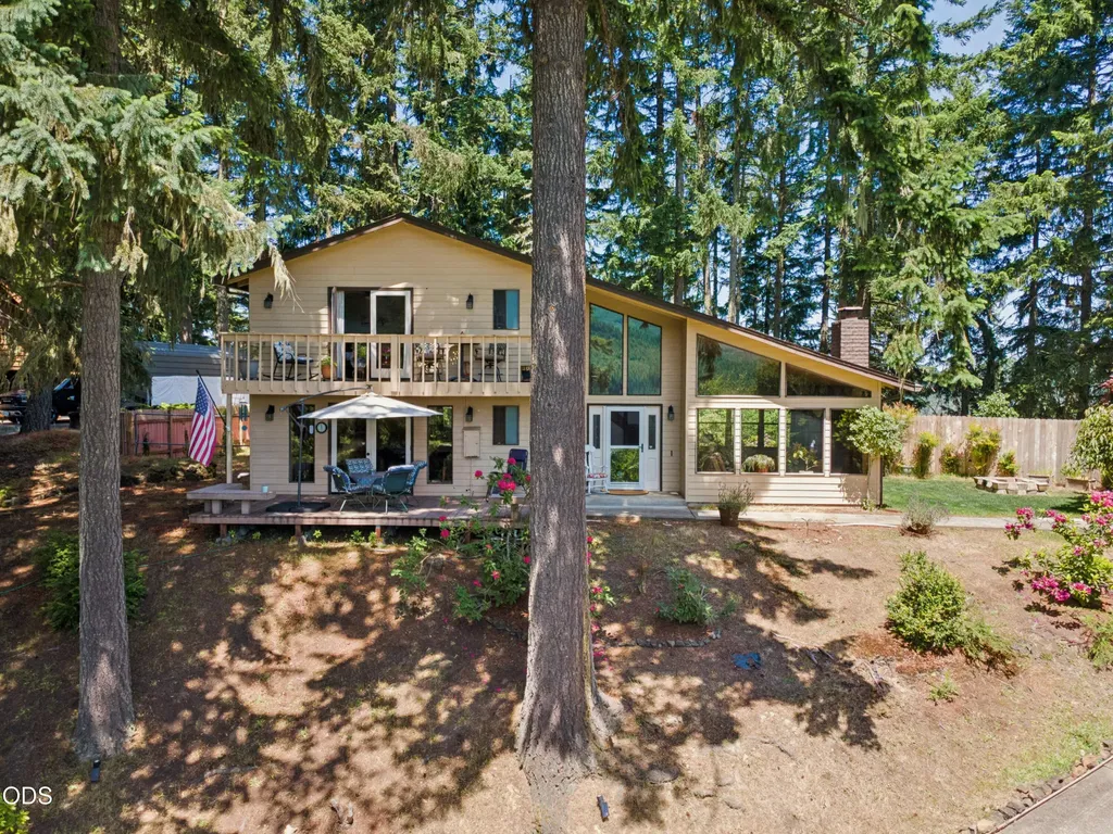 1853 Ridge Water Drive Sutherlin OR 97479