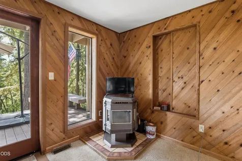 1853 Ridge Water Drive Sutherlin OR 97479