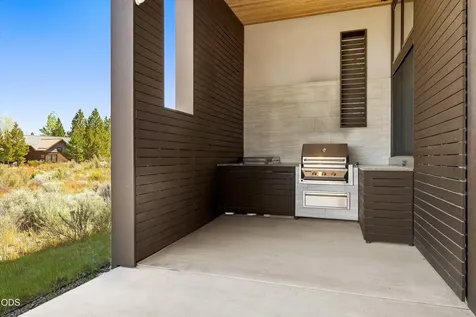 19015 Park Commons Drive Bend OR 97703