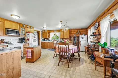 15336 Oregon 62 Eagle Point OR 97524