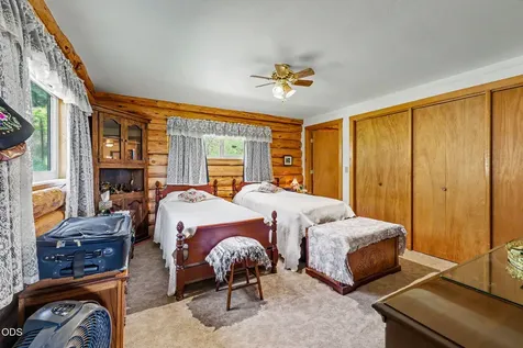 15336 Oregon 62 Eagle Point OR 97524