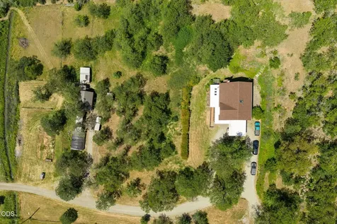 15336 Oregon 62 Eagle Point OR 97524