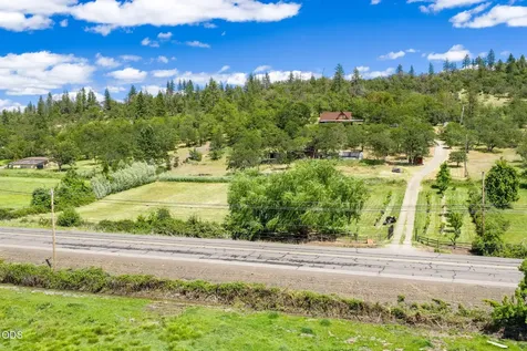 15336 Oregon 62 Eagle Point OR 97524