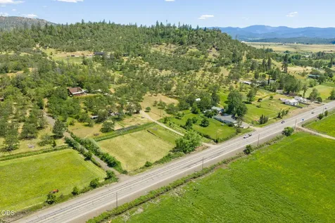 15336 Oregon 62 Eagle Point OR 97524