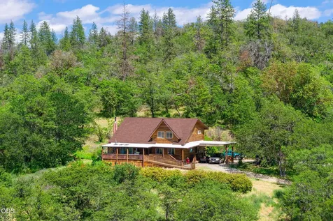 15336 Oregon 62 Eagle Point OR 97524