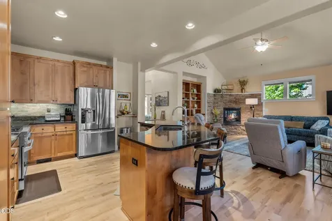 365 S Timber Creek Drive Sisters OR 97759