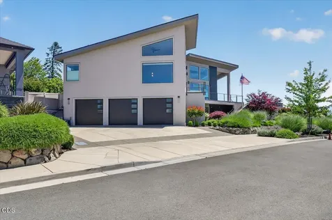 1812 Plateau Drive Medford OR 97504