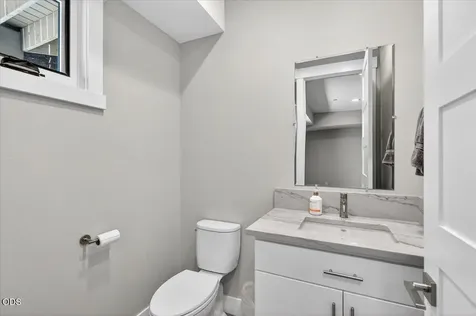 1812 Plateau Drive Medford OR 97504