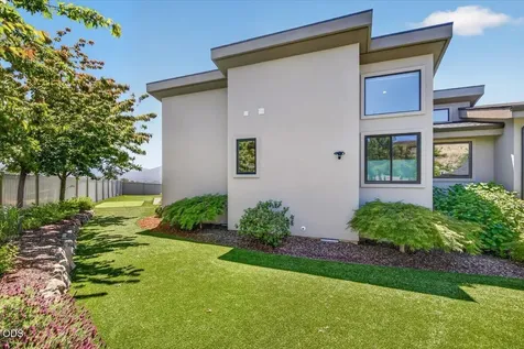 1812 Plateau Drive Medford OR 97504