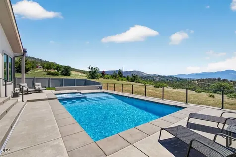 1812 Plateau Drive Medford OR 97504