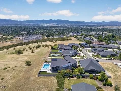 1812 Plateau Drive Medford OR 97504