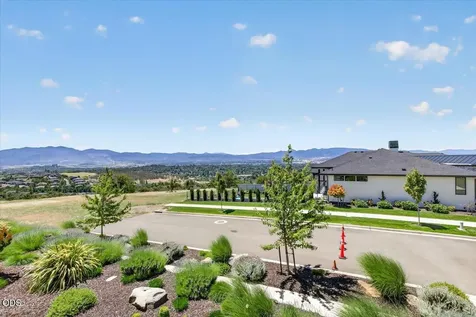 1812 Plateau Drive Medford OR 97504