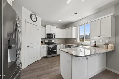 3461 NW 9th Street Redmond OR 97756