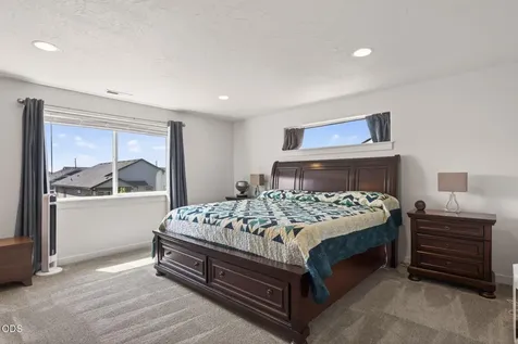 3461 NW 9th Street Redmond OR 97756