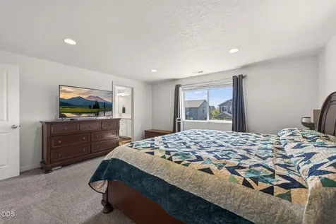 3461 NW 9th Street Redmond OR 97756