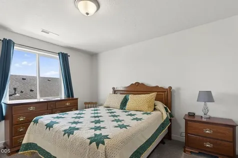 3461 NW 9th Street Redmond OR 97756