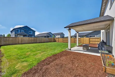 3461 NW 9th Street Redmond OR 97756