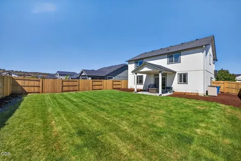 3461 NW 9th Street Redmond OR 97756