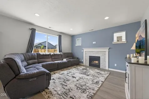3461 NW 9th Street Redmond OR 97756