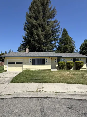 1950 NW Michelle Way Grants Pass OR 97526