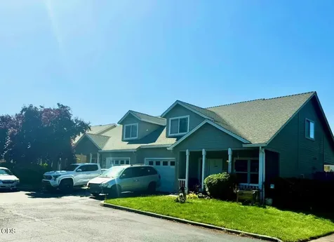 1902 Pebble Way Medford OR 97504