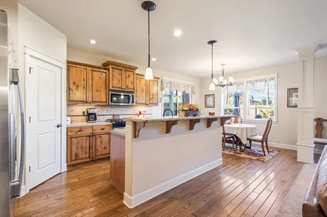 1094 E Horse Back Trail Sisters OR 97759