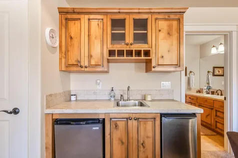 1094 E Horse Back Trail Sisters OR 97759