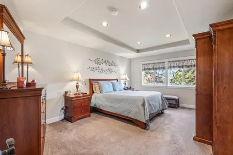 1094 E Horse Back Trail Sisters OR 97759