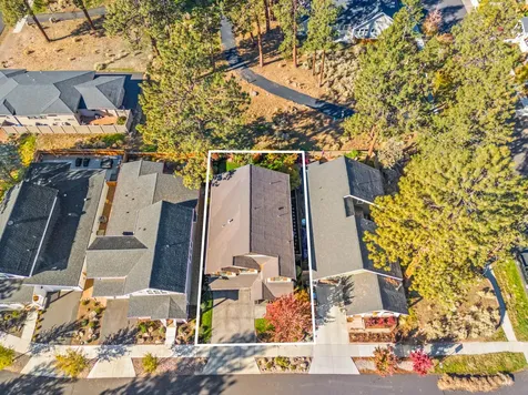1094 E Horse Back Trail Sisters OR 97759