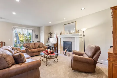 1094 E Horse Back Trail Sisters OR 97759