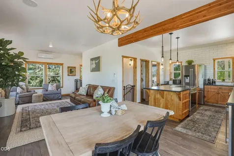17186 Highway 126 Sisters OR 97759