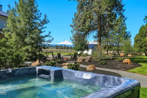 17186 Highway 126 Sisters OR 97759