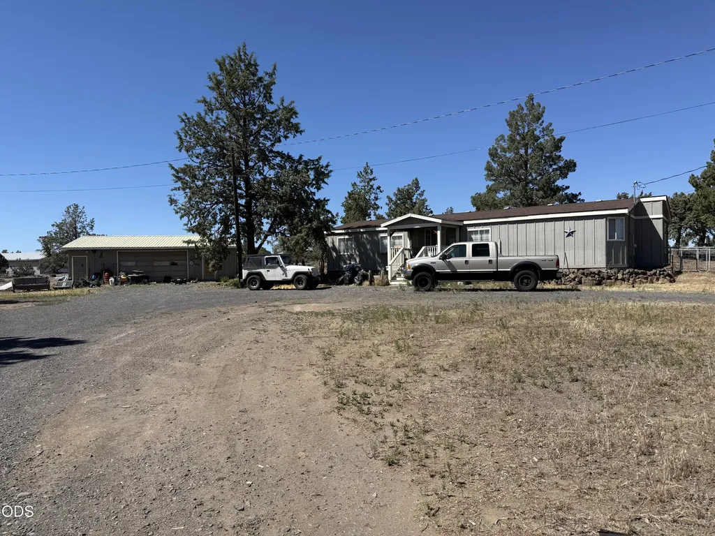 7651 SW Canal Boulevard Redmond OR 97756