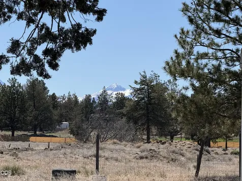 7651 SW Canal Boulevard Redmond OR 97756