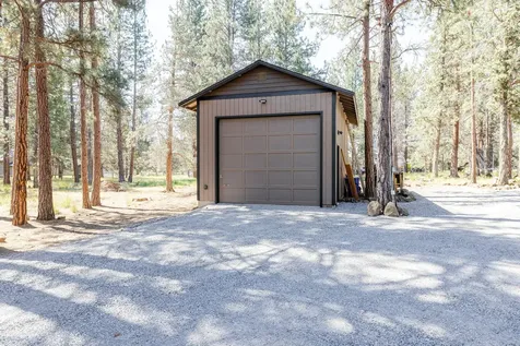 15917 Pinion Jay Lane Sisters OR 97759