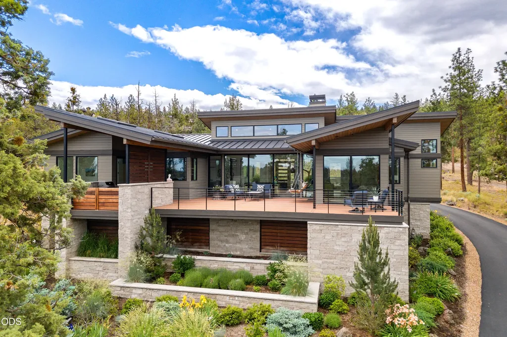 1703 NW Wild Rye Bend OR 97703
