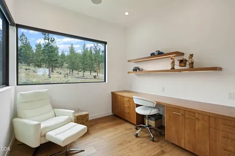 1703 NW Wild Rye Bend OR 97703