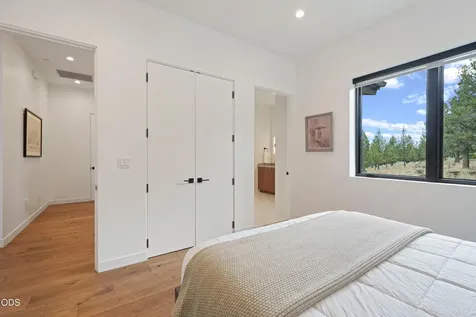 1703 NW Wild Rye Bend OR 97703