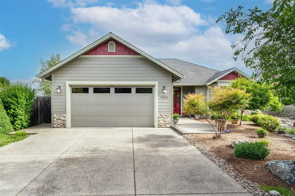 1340 SE Joel Drive Grants Pass OR 97527