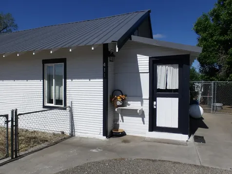 411 SE Evergreen Avenue Redmond OR 97756