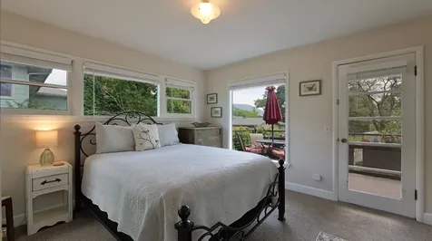 1141 NW Sunset Drive Grants Pass OR 97526