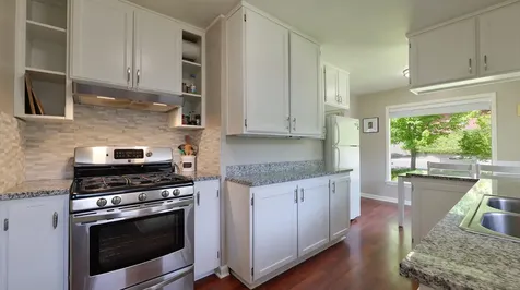 1141 NW Sunset Drive Grants Pass OR 97526