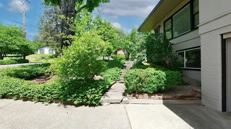 1141 NW Sunset Drive Grants Pass OR 97526