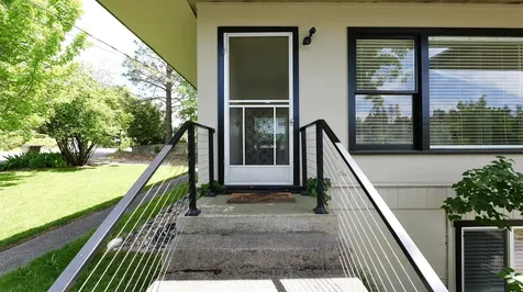 1141 NW Sunset Drive Grants Pass OR 97526