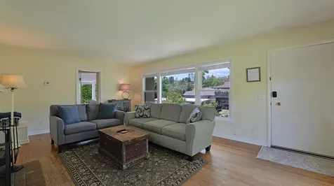 1141 NW Sunset Drive Grants Pass OR 97526