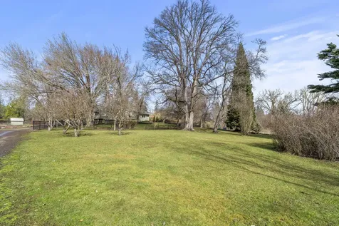 1305 Butte Falls Highway Eagle Point OR 97524