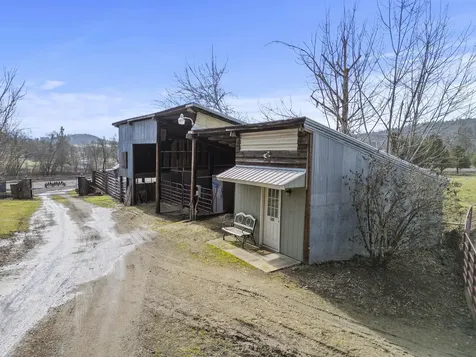 1305 Butte Falls Highway Eagle Point OR 97524