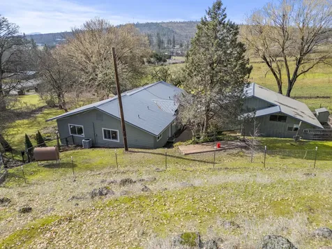 1305 Butte Falls Highway Eagle Point OR 97524